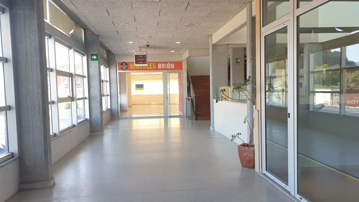 Business premises for sale in C.C. Monte Balado, Brión., imagen 4