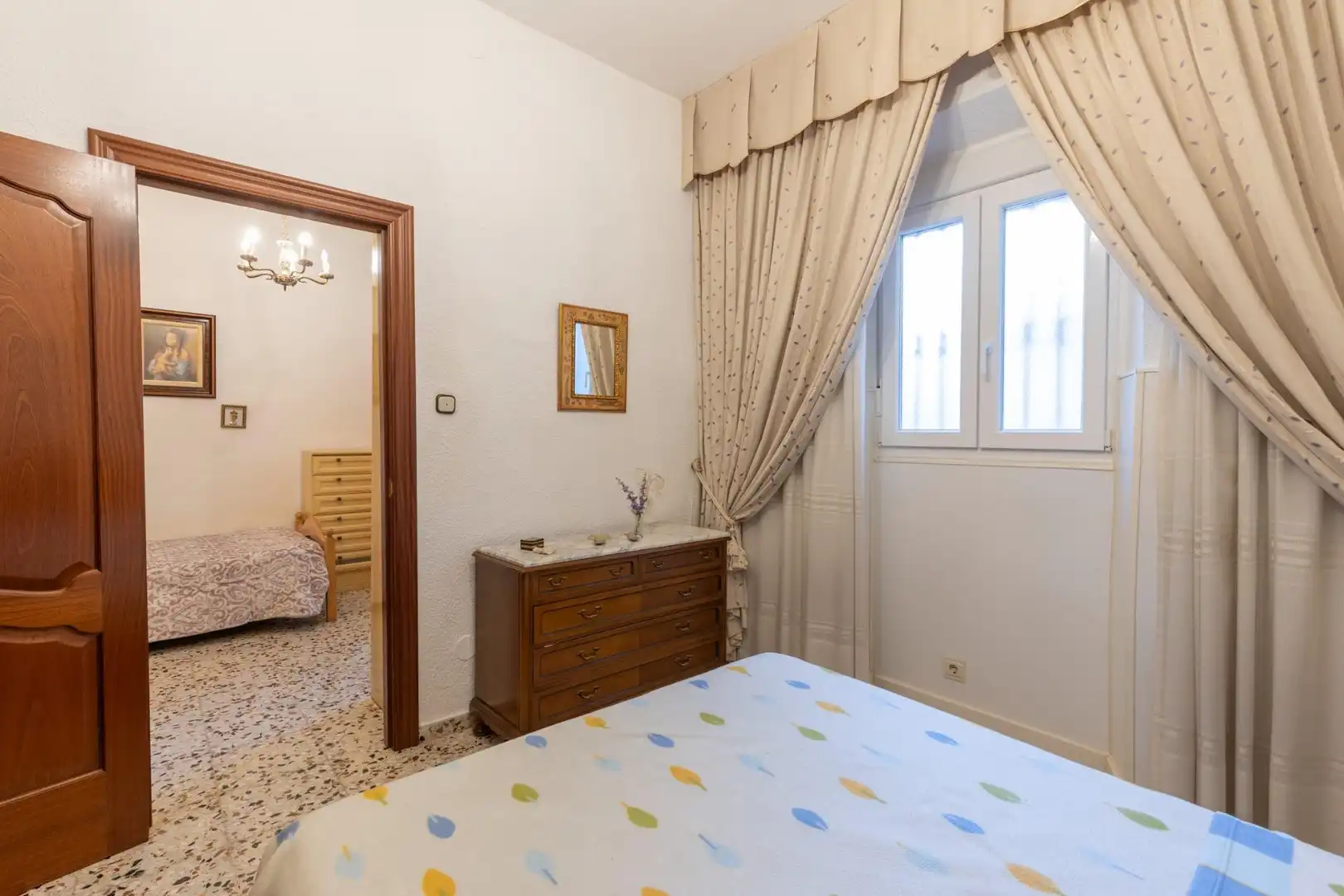 Bedroom of Flat for sale in Granada  with Air Conditioner, Heating and Storage room