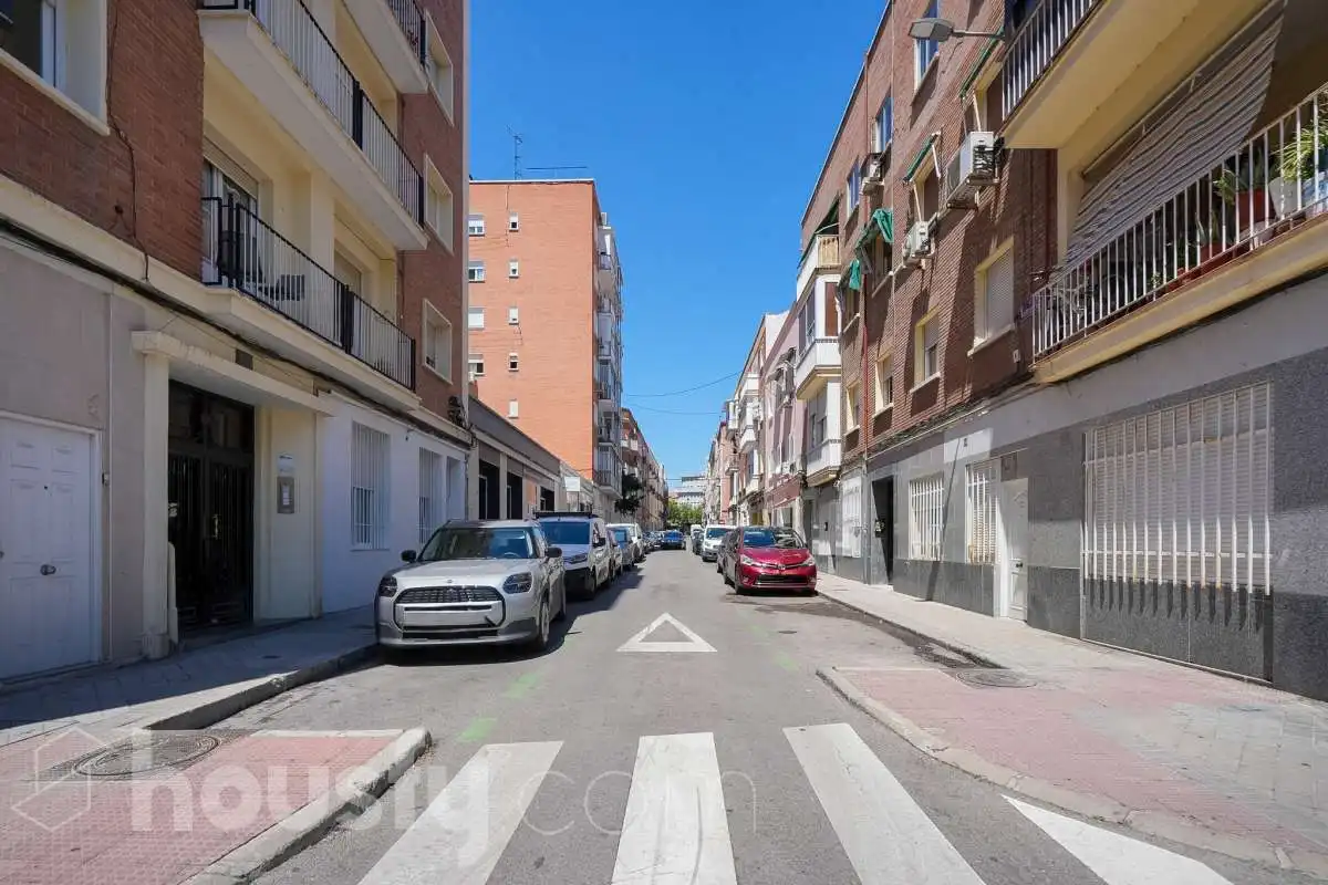 Exterior view of Flat for sale in Madrid  with Air Conditioner, Storage room and Furnished