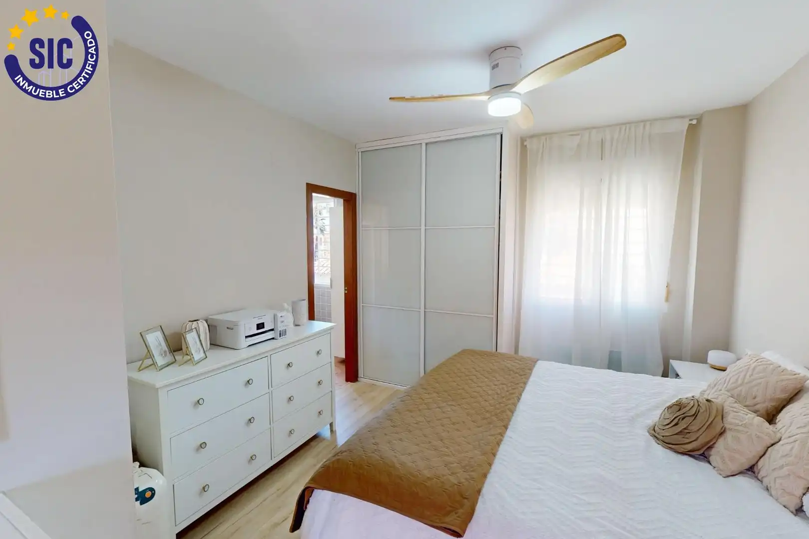 Dormitori de Casa o xalet en venda en Benicasim / Benicàssim amb Aire condicionat, Jardí privat i Parquet