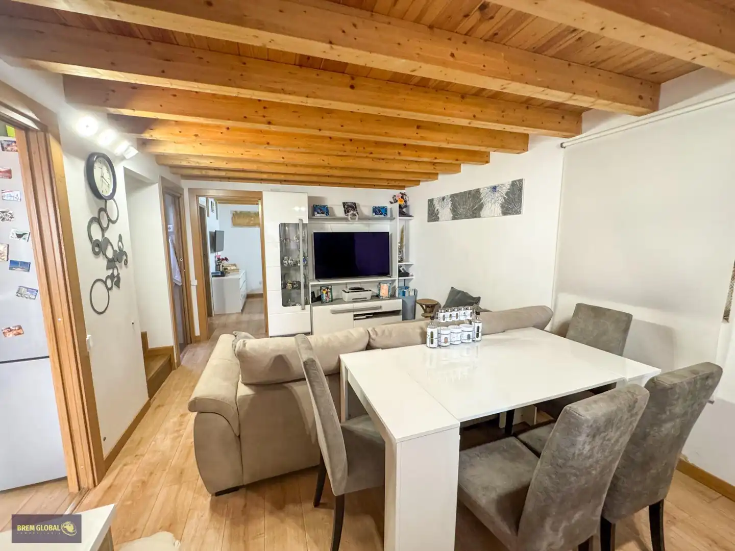 Sala d'estar de Casa o xalet en venda en La Cabrera amb Terrassa, Traster i Moblat
