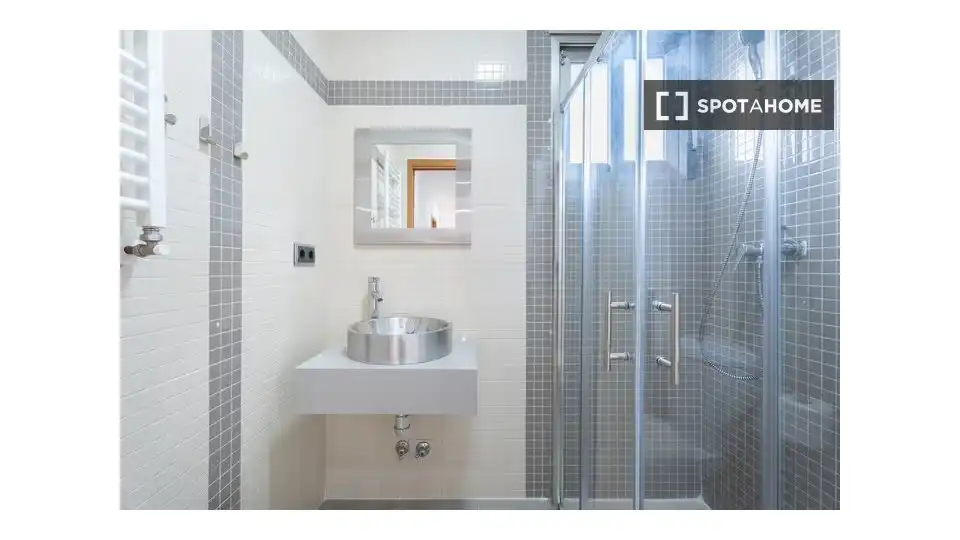 Baño de Piso de alquiler en Valencia con Aire acondicionado, Calefacción y Amueblado