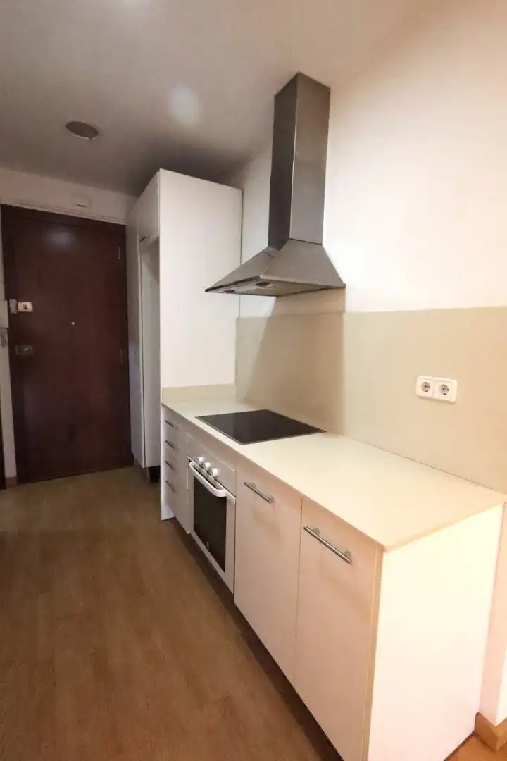 Cocina de Piso en venta en Barcelona con Balcón