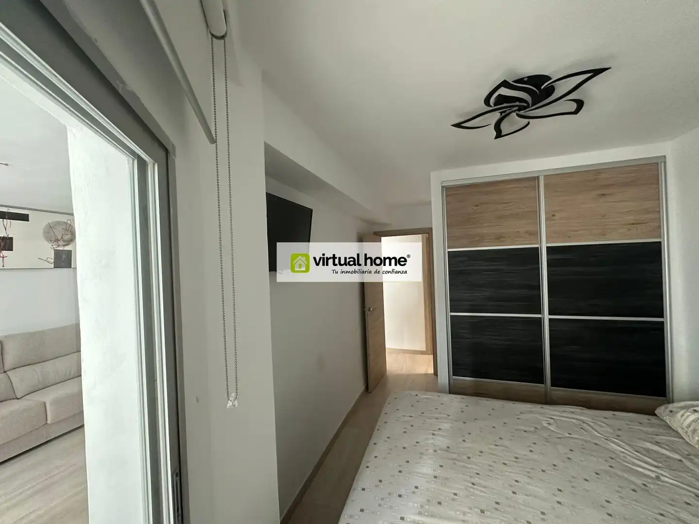 Dormitori de Apartament en venda en Benidorm amb Aire condicionat i Piscina comunitària