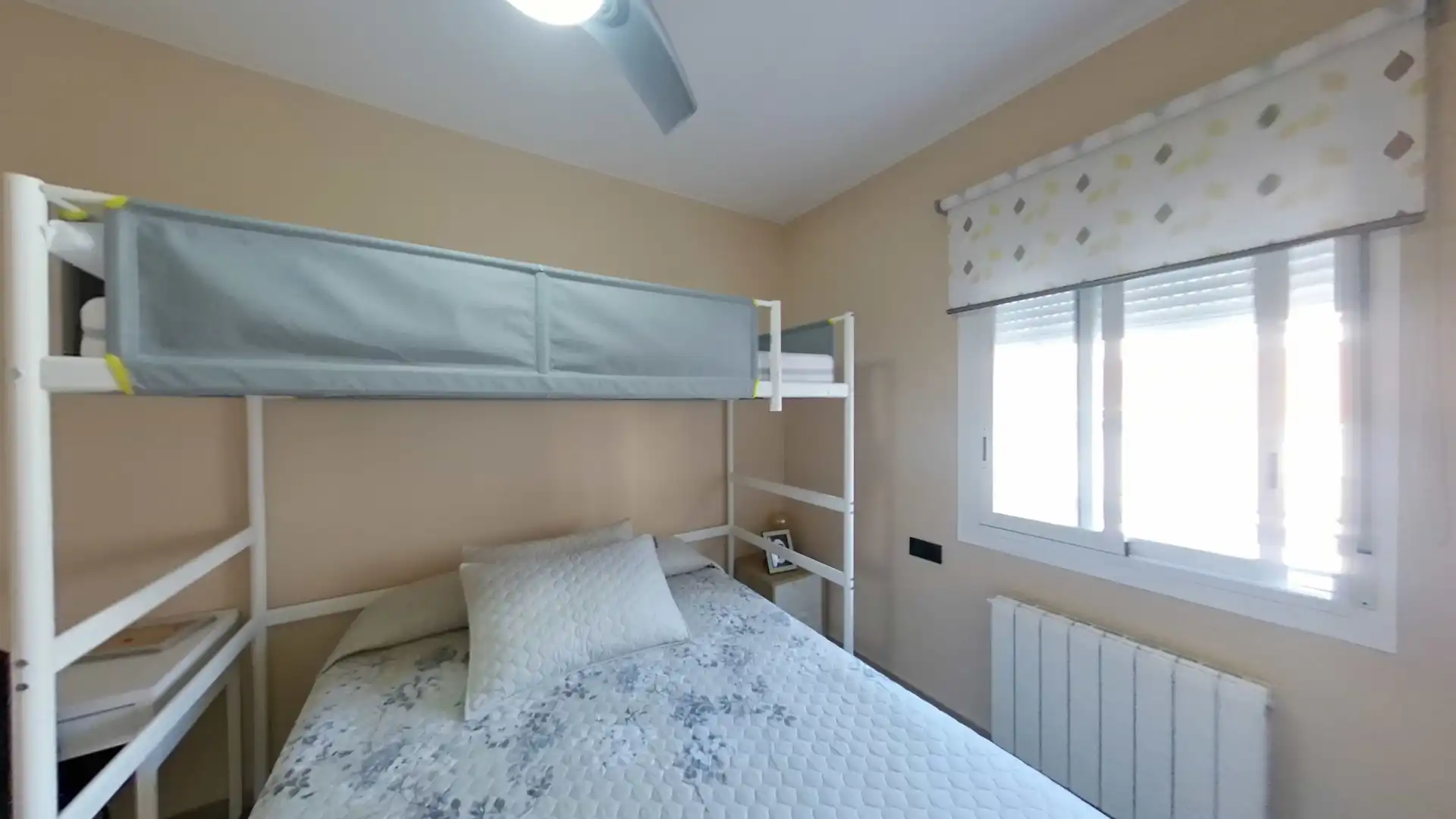 Bedroom of Houses for sale in Sabadell  with Air Conditioner, Heating and Private garden