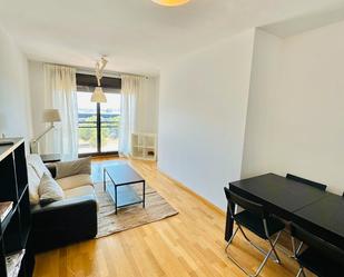 Living room of Flat to rent in  Granada Capital  with Air Conditioner, Heating and Parquet flooring