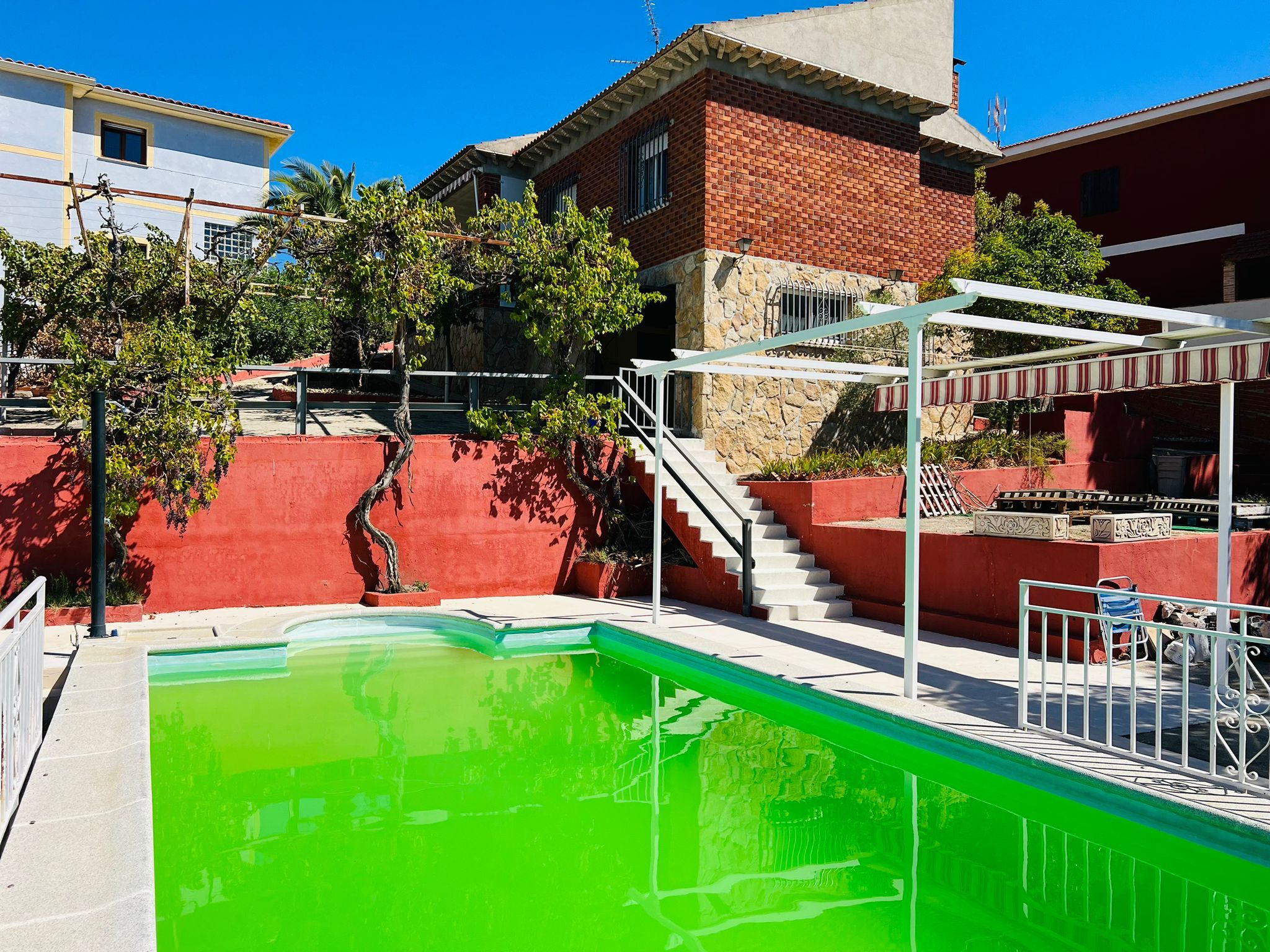 Piscina de Casa o xalet en venda en Santa Cruz del Retamar amb Aire condicionat, Jardí privat i Terrassa