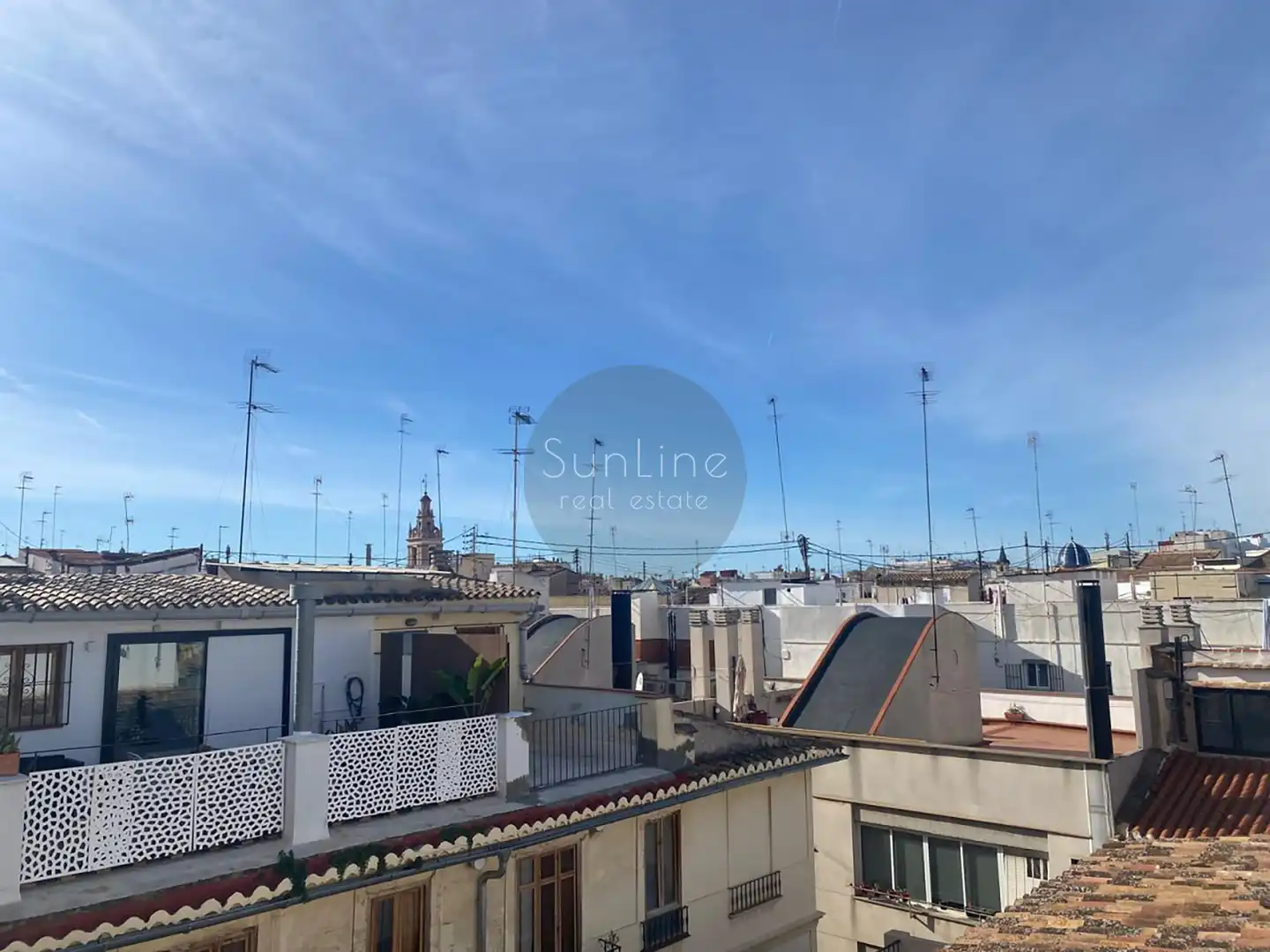 Außenansicht von Wohnung zur Miete in Valencia mit Klimaanlage, Privatgarten und Terrasse