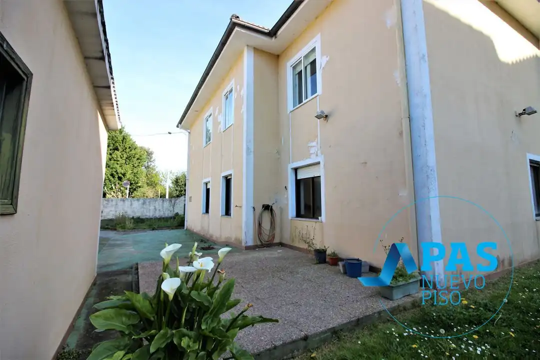 Exterior view of Houses for sale in Noja  with Heating, Private garden and Storage room