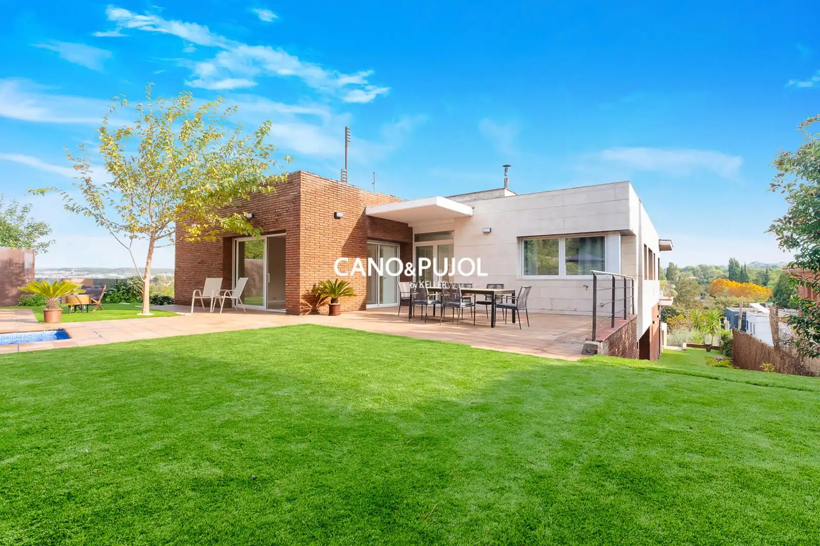 Garden of Houses for sale in Sant Cugat del Vallès  with Air Conditioner, Terrace and Swimming Pool