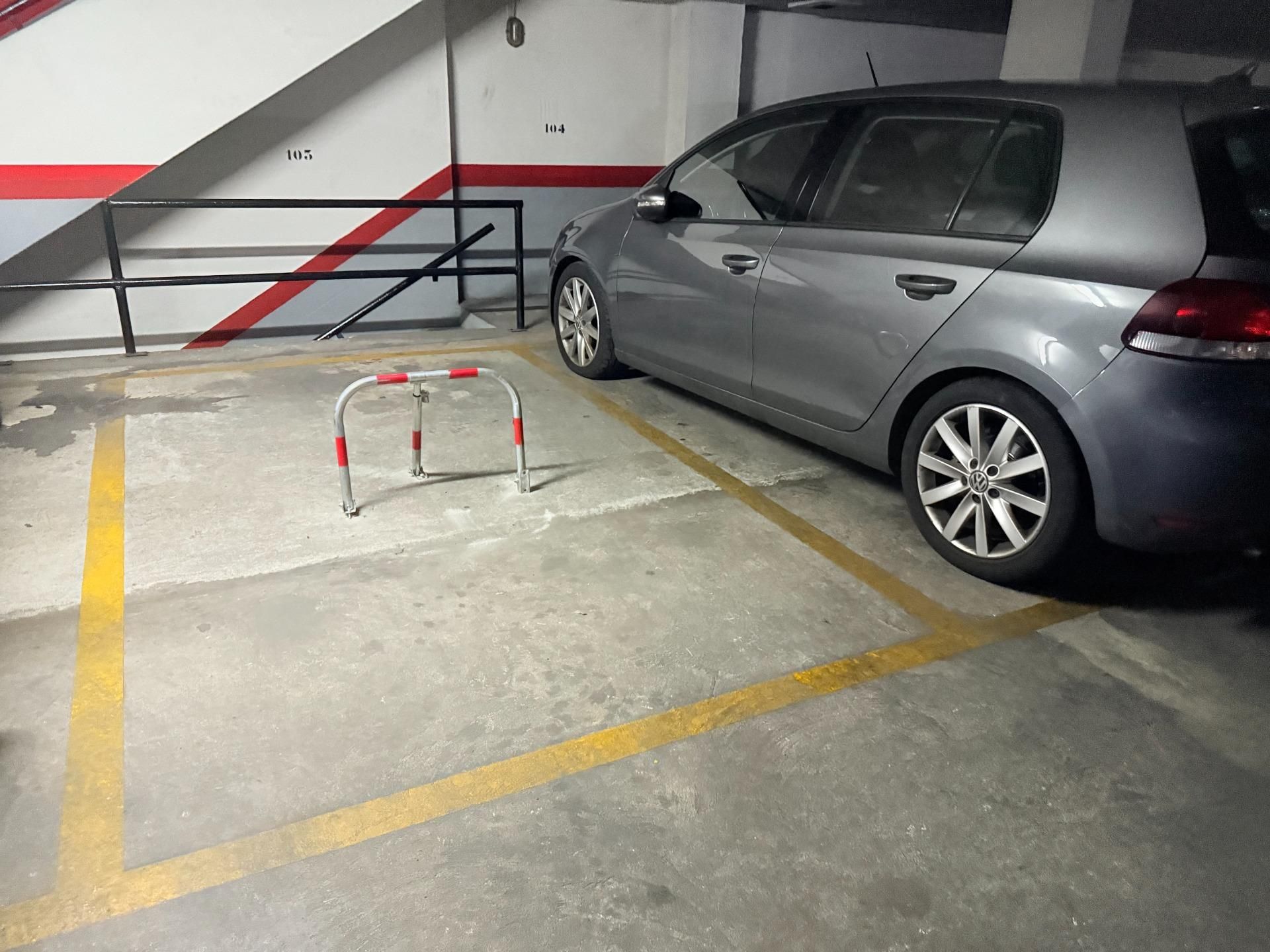 Garage to rent in Exposició