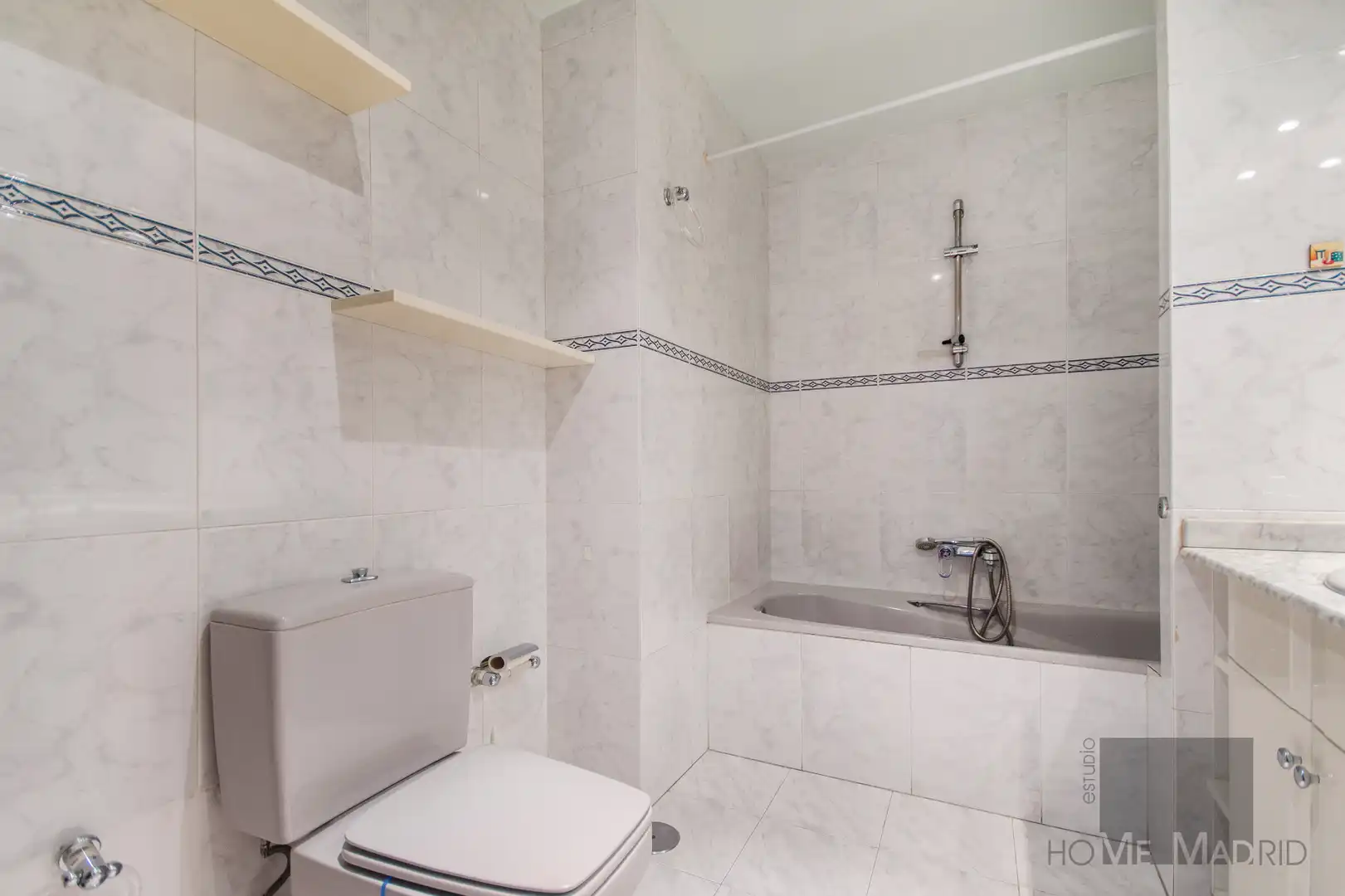Bathroom of Attic for sale in Madrid  with Air Conditioner, Heating and Terrace