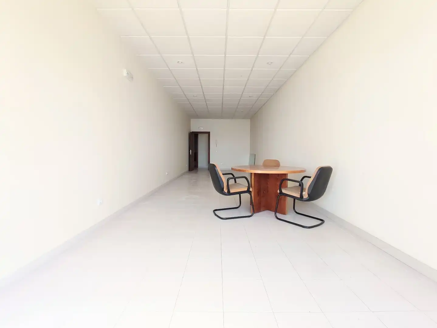 Büro zur Miete in Berrioplano / Berriobeiti mit Klimaanlage, Heizung und Möbliert