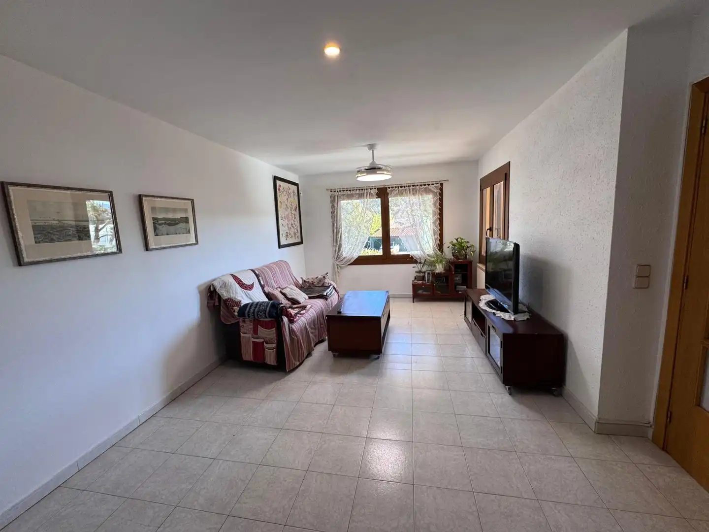 Sala de estar de Casa o chalet en venta en Sant Feliu de Buixalleu con Calefacción, Jardín privado y Terraza