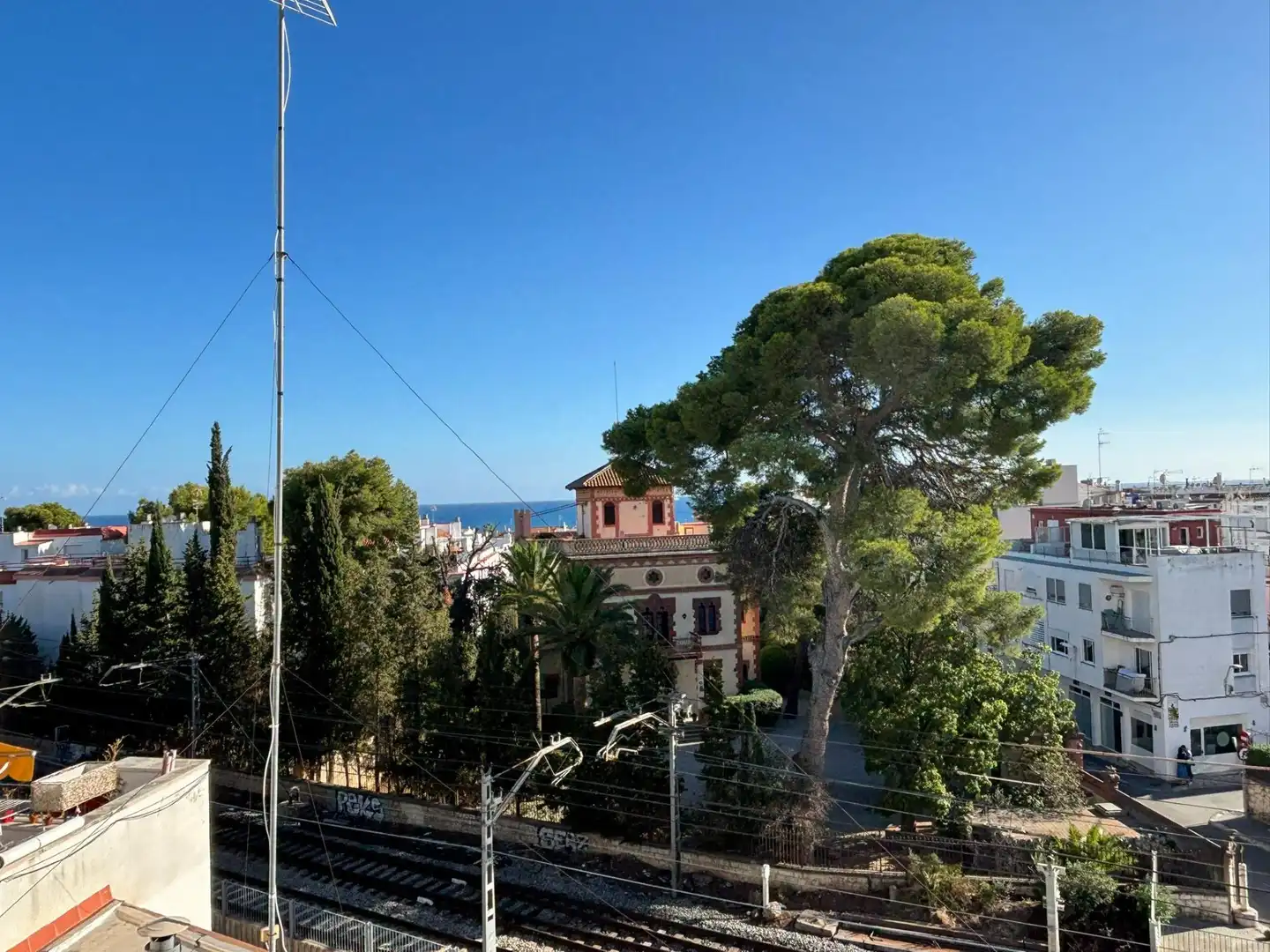 Vista exterior de Ático en venta en Sitges con Calefacción, Terraza y Balcón
