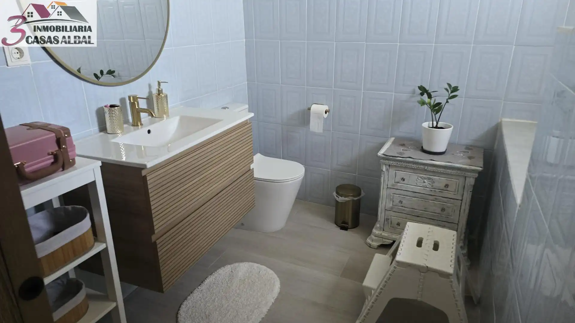 Bathroom of Houses for sale in Paterna  with Swimming Pool