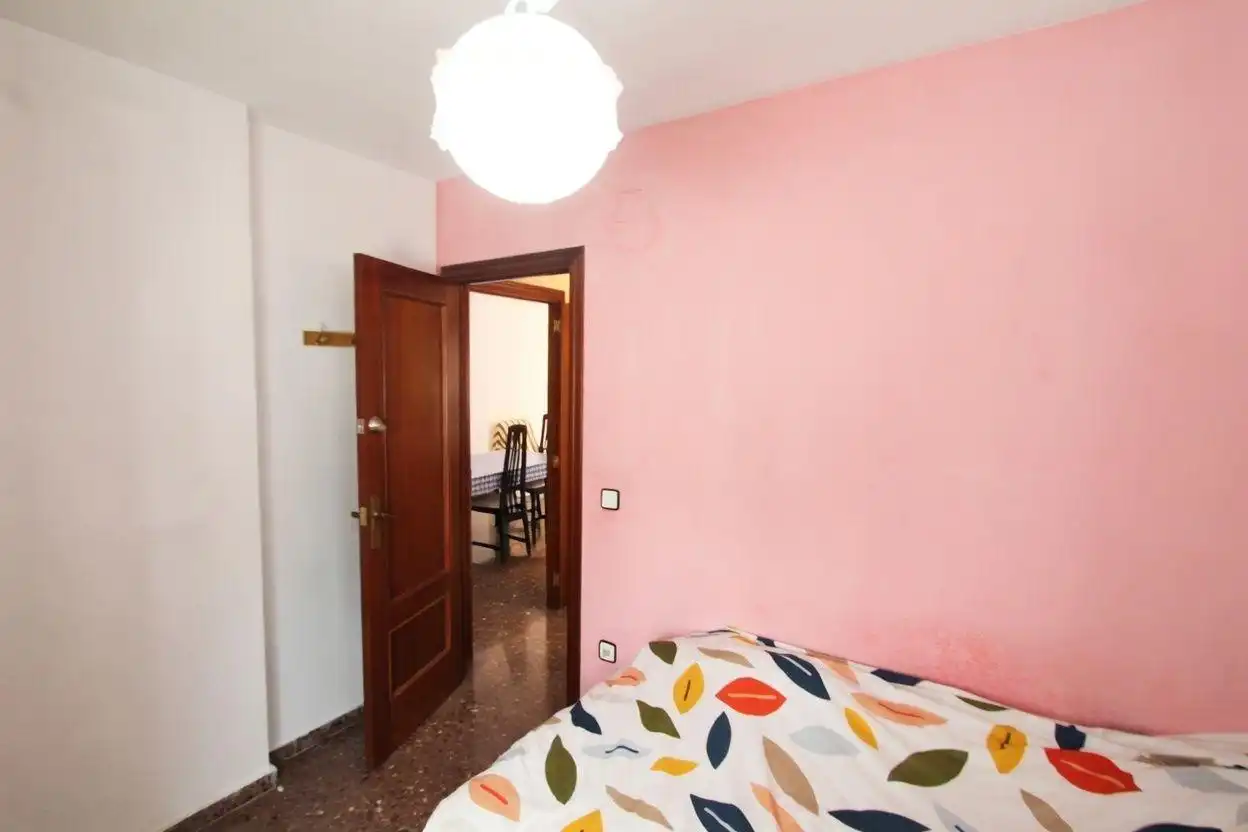 Habitación de Piso en venta en Paterna con Terraza y Balcón