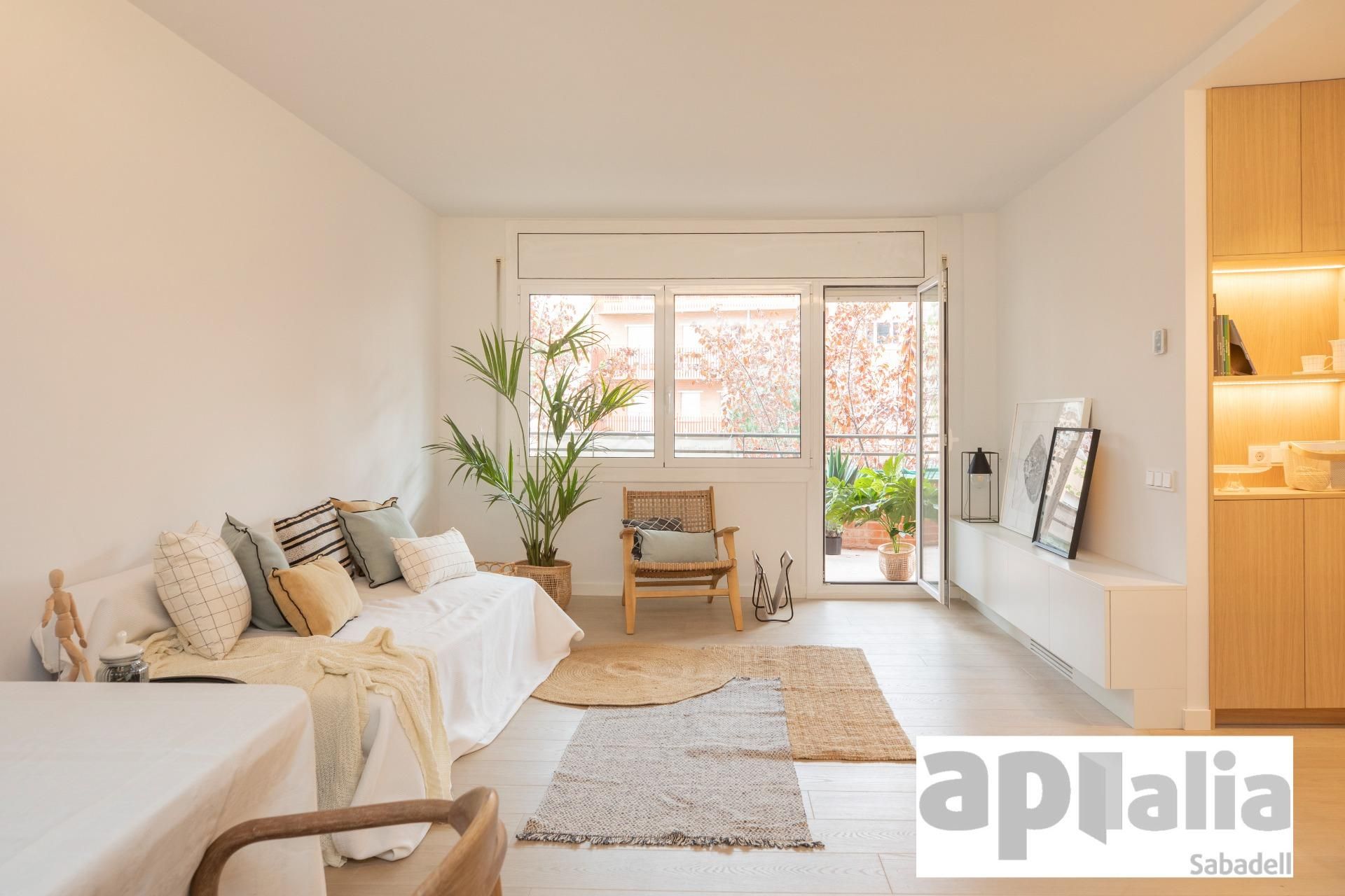 Living room of Flat for sale in Castellar del Vallès  with Air Conditioner, Heating and Terrace