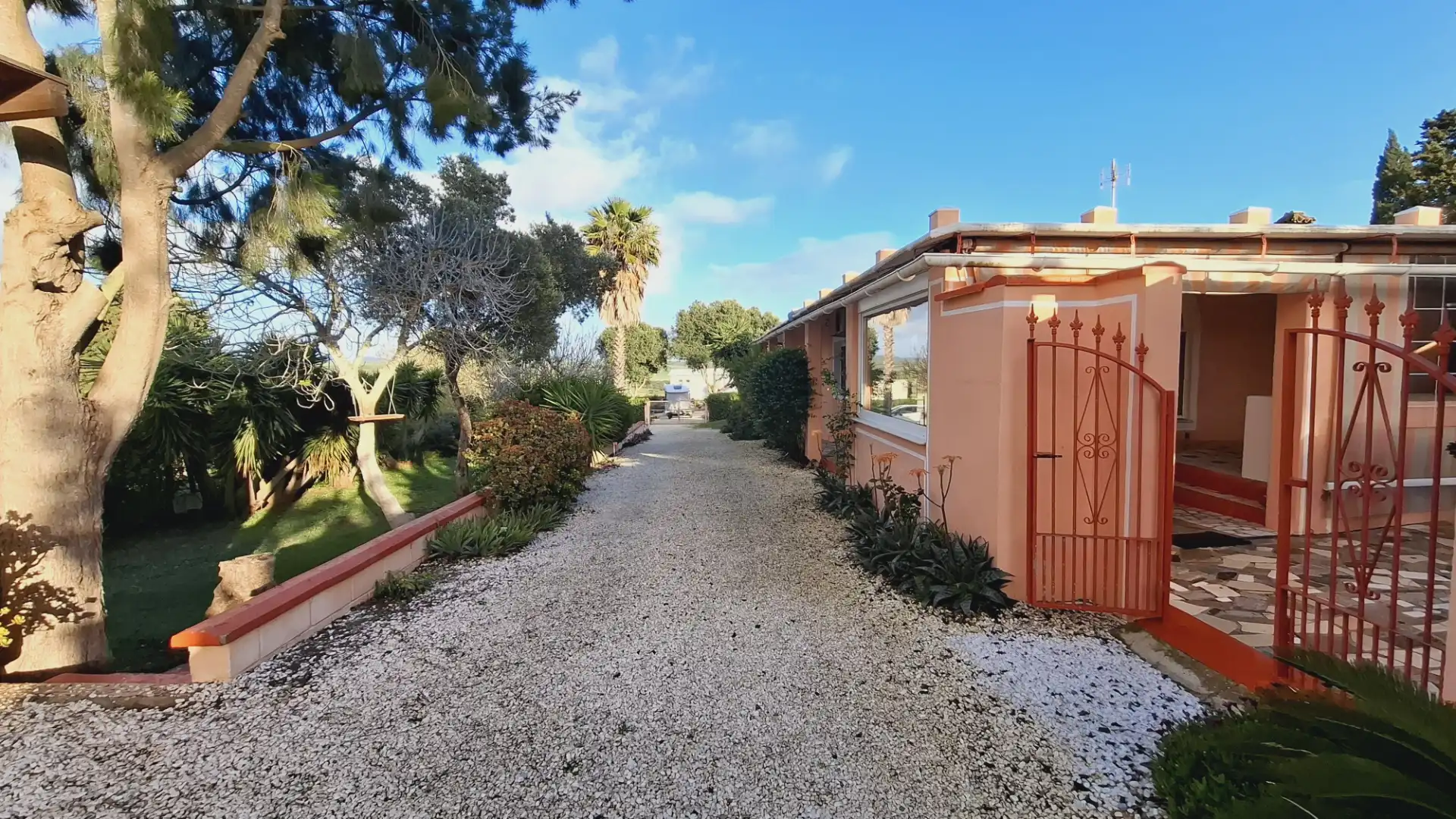 Vista exterior de Casa o xalet en venda en Chiclana de la Frontera