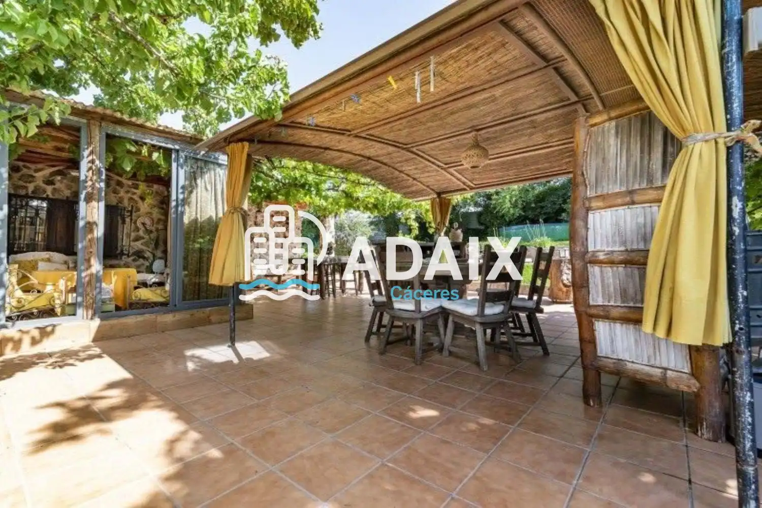 Jardí de Casa o xalet en venda en Cáceres amb Aire condicionat i Terrassa