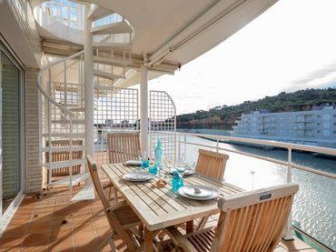 Apartment with lift to rent in Platja d'Aro
