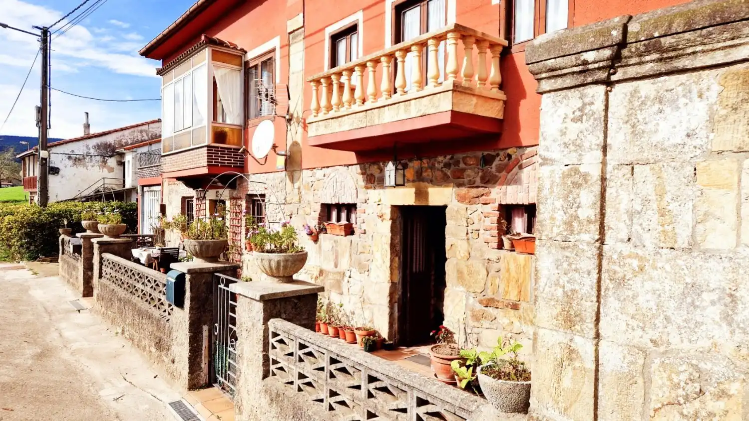 Vista exterior de Casa o chalet en venta en Piélagos con Terraza, Trastero y Balcón