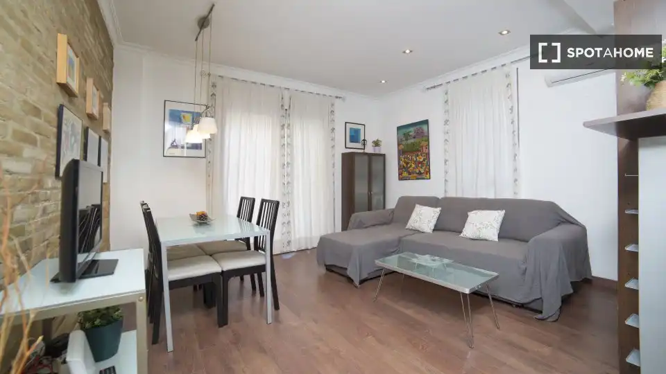 Piso con terraza en alquiler en Jesús, imagen 2