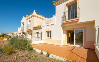 Vista exterior de Casa adosada en venda en Ayamonte amb Terrassa i Balcó