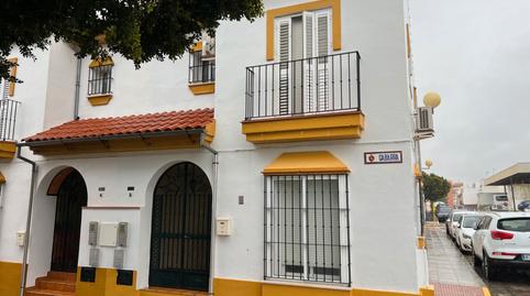 Foto 2 de Casa adosada en venda a Calle Gabarra, 2, Morón de la Frontera, Sevilla