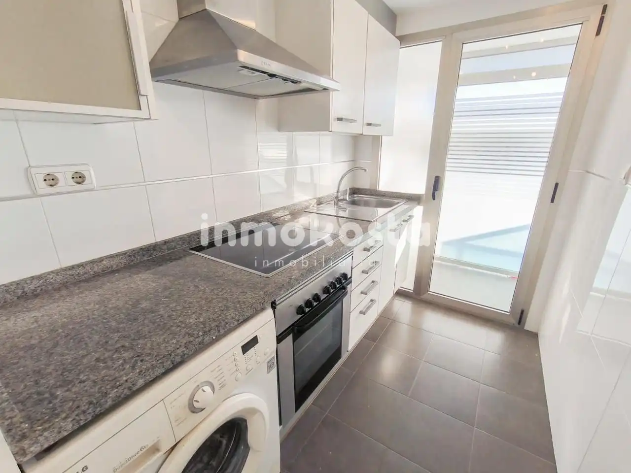 Cocina de Piso en venta en Benidorm con Aire acondicionado, Terraza y Piscina comunitaria