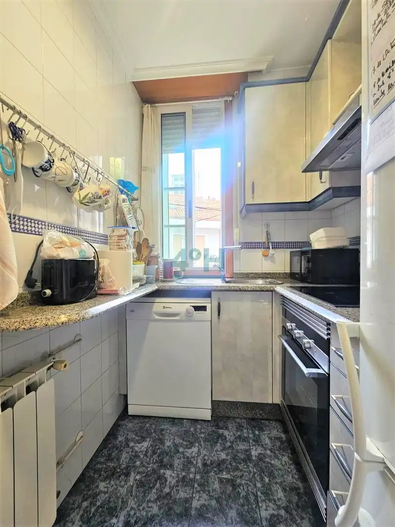Kitchen of Buildings for sale in Ourense Capital 
