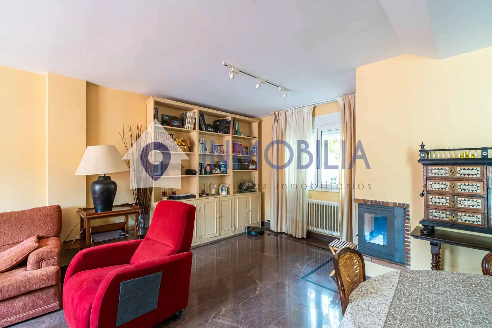 Sala de estar de Casa adosada en venta en Madrid con Aire acondicionado, Calefacción y Jardín privado