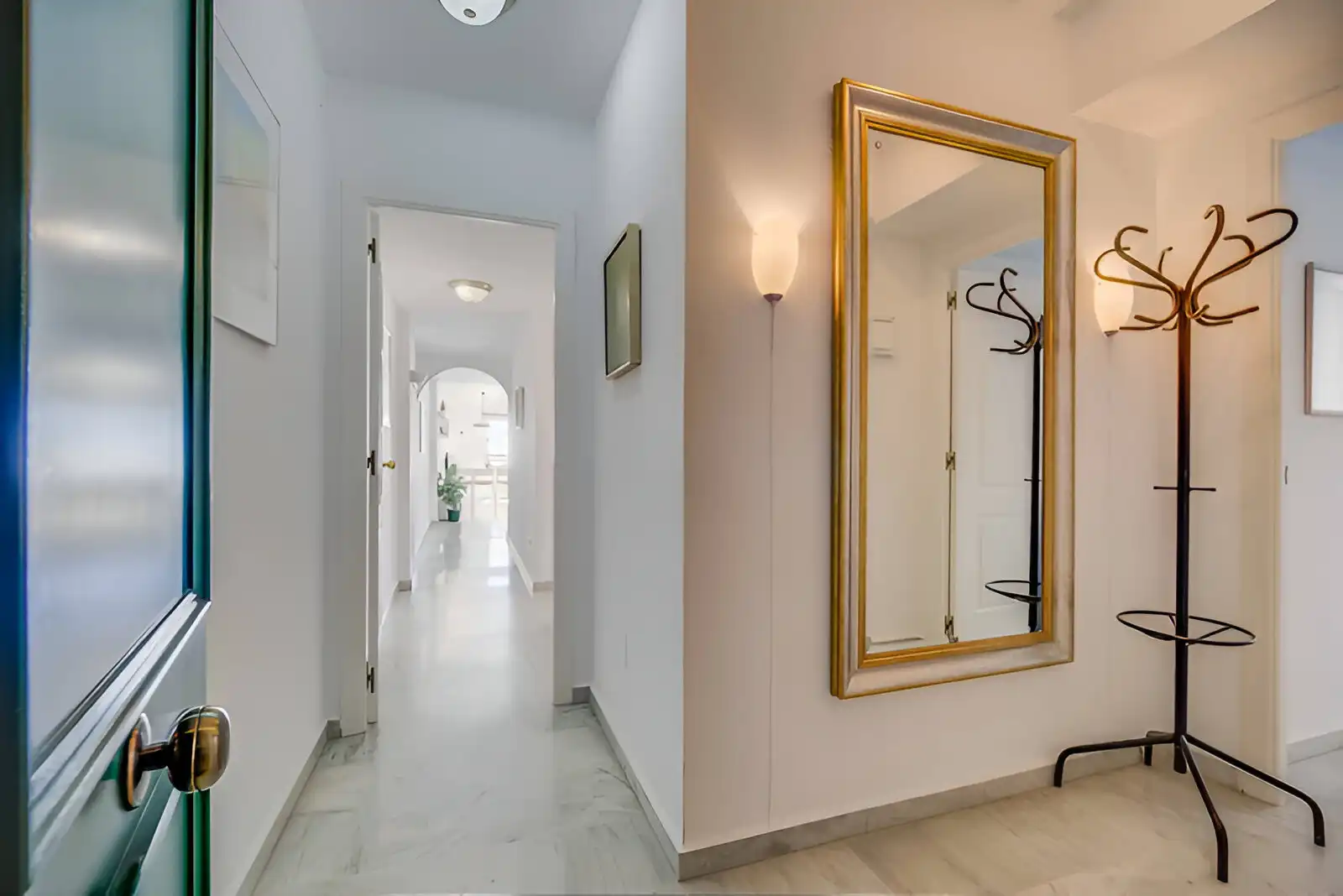 Planta baja en venta en Benalmádena con Aire acondicionado, Terraza y Piscina