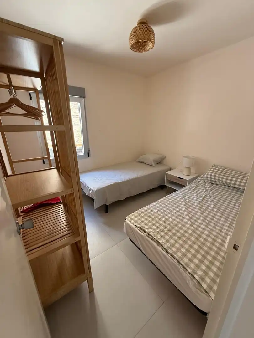 Schlafzimmer von Wohnung zur Miete in Valencia mit Klimaanlage, Terrasse und Möbliert