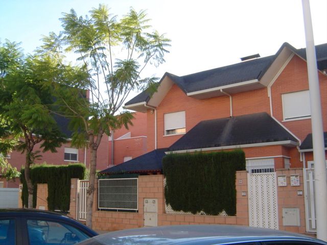 Exterior view of Single-family semi-detached for sale in Elche / Elx  with Balcony and Community pool