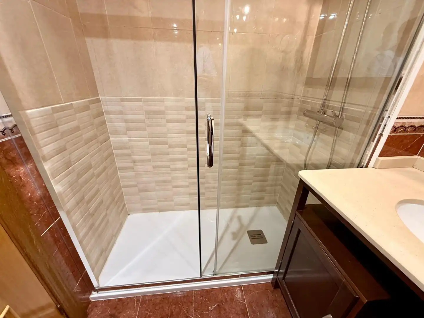 Badezimmer von Einfamilien-Reihenhaus zur Miete in Badajoz mit Klimaanlage, Heizung und Terrasse