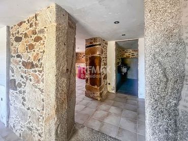 Maison avec balcon à vendre à PO-552