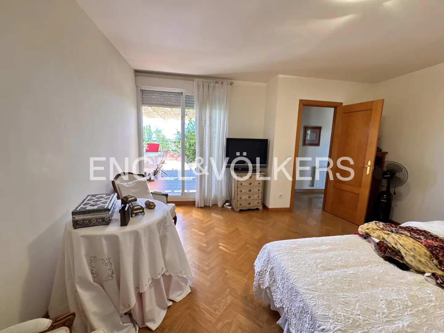 Habitación de Ático de alquiler en Majadahonda con Aire acondicionado, Calefacción y Jardín privado