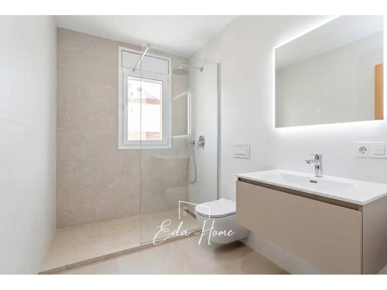 Baño de Casa o chalet en venta en La Bisbal del Penedès con Aire acondicionado, Calefacción y Jardín privado