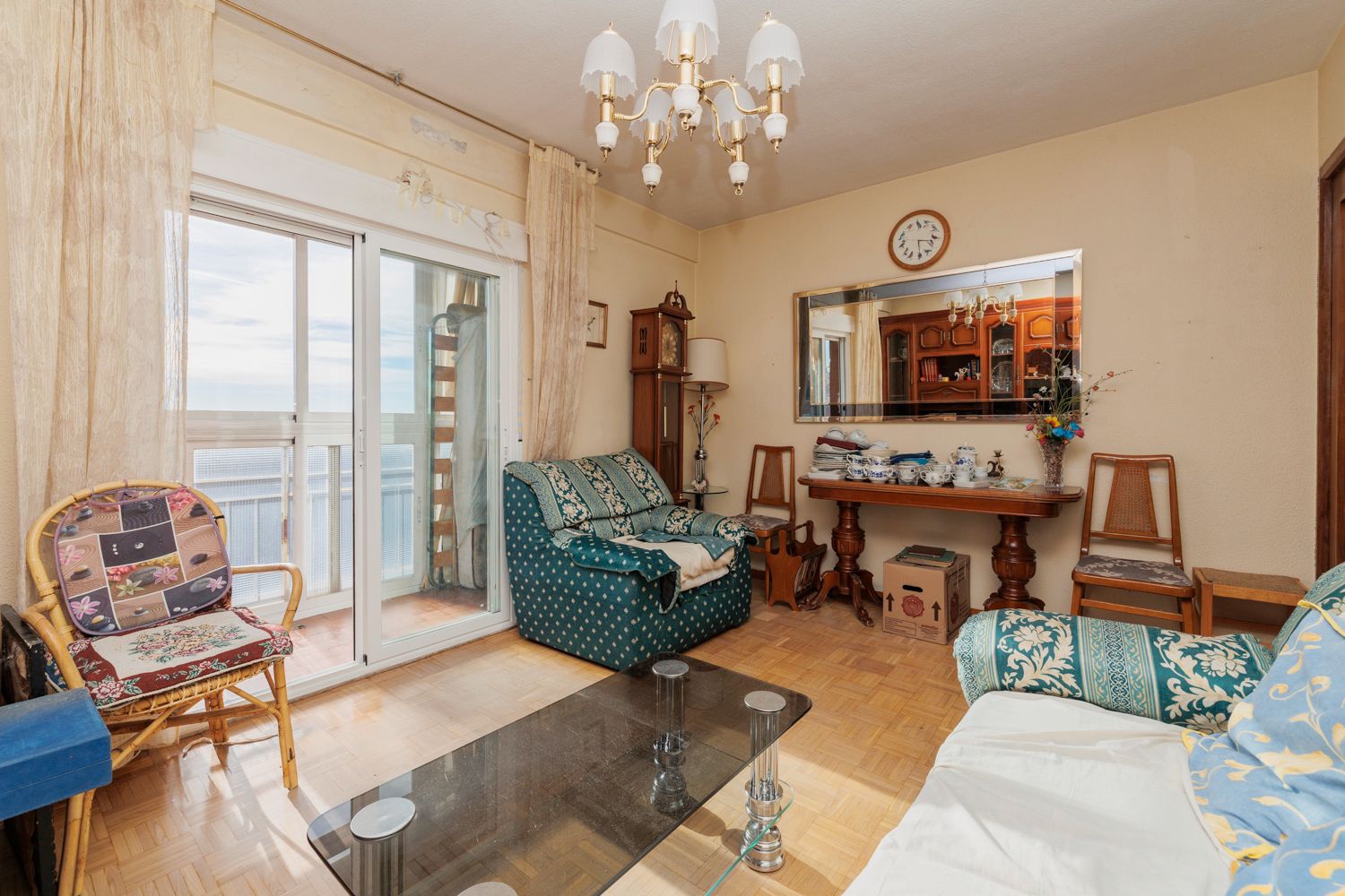 Living room of Flat for sale in  Madrid Capital  with Heating and Terrace