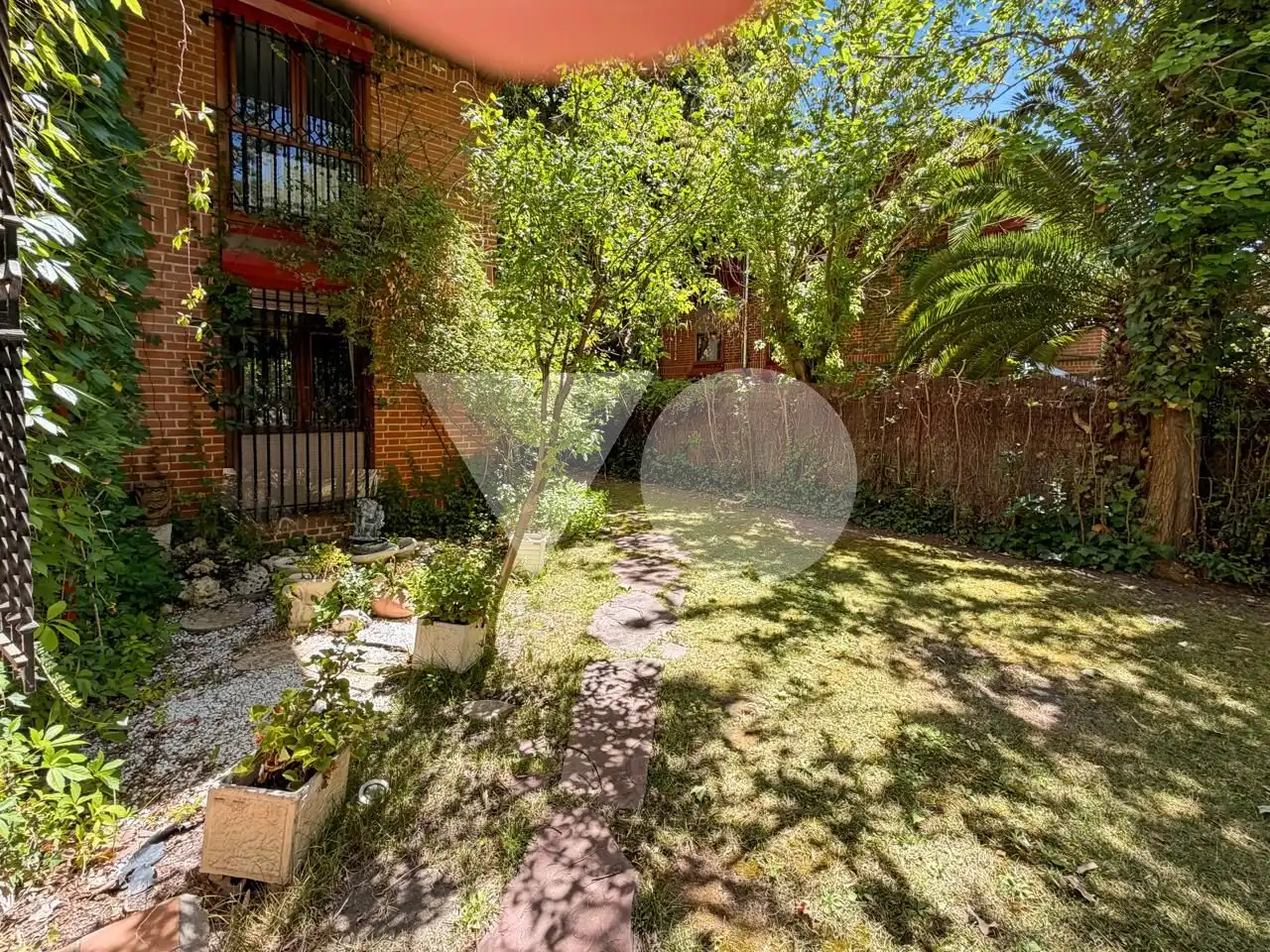Jardí de Casa o xalet en venda en Madrid amb Calefacció, Jardí privat i Parquet