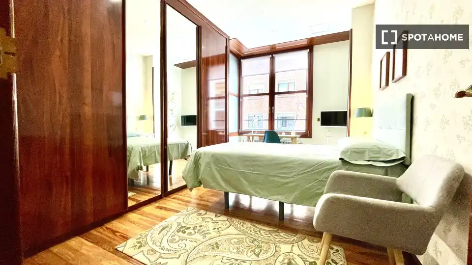Room in Abandoibarra - Guggenheim
