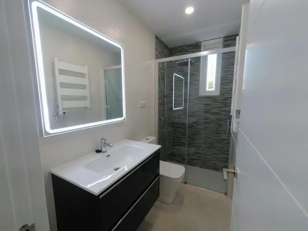 Baño de Piso en venta en Madrid con Aire acondicionado, Calefacción y Amueblado