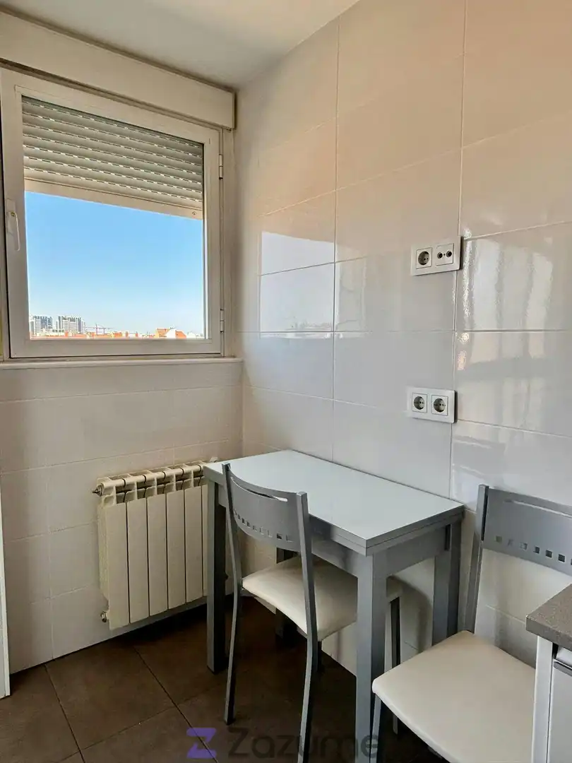 Dormitori de Pis de lloguer en Madrid amb Aire condicionat, Calefacció i Terrassa