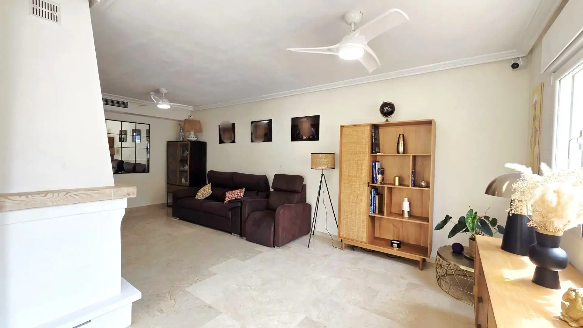 Sala de estar de Casa o chalet en venta en La Nucia con Aire acondicionado, Jardín privado y Terraza