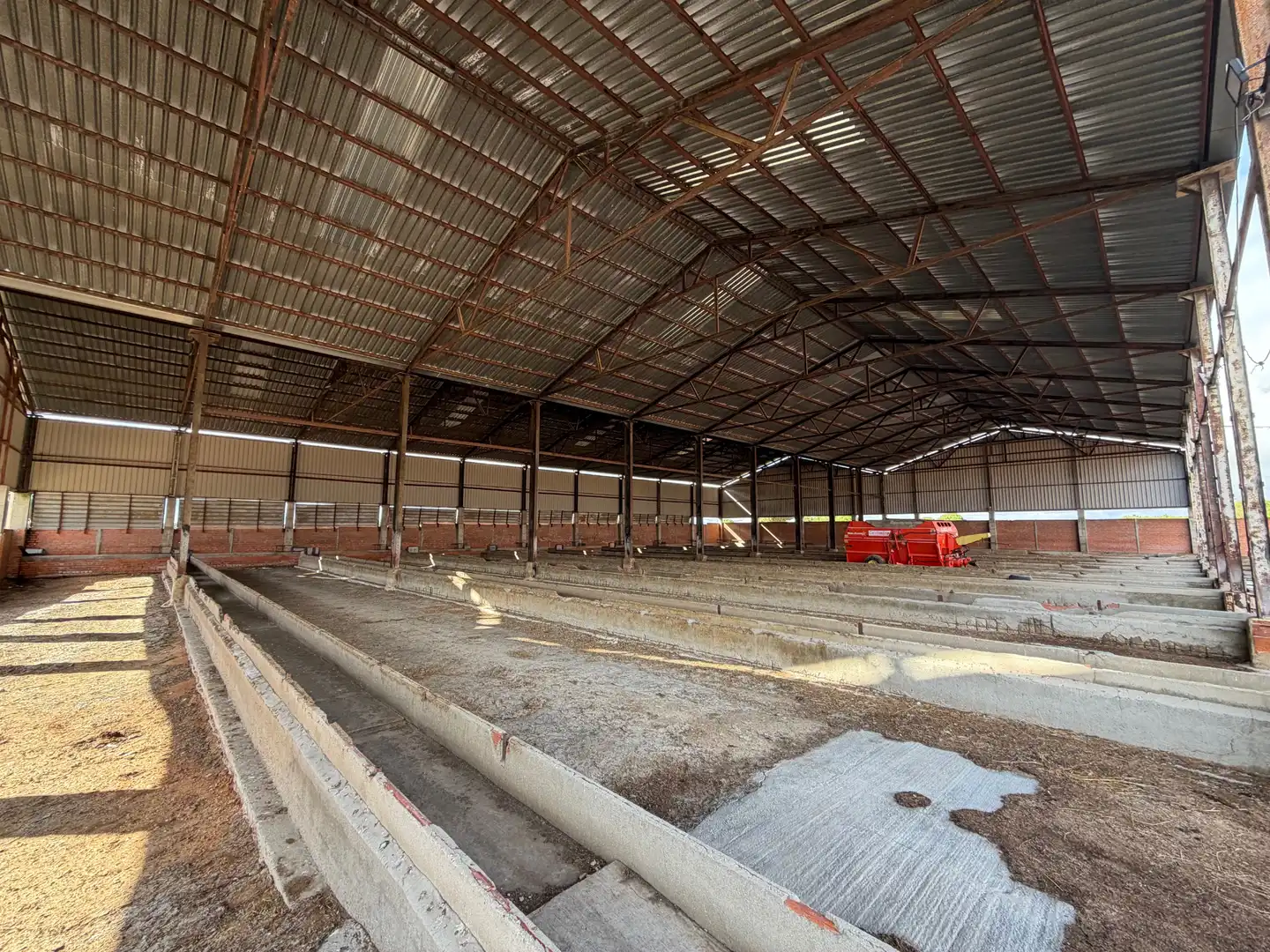 Nau industrial en venda en Hornillos de Eresma amb Calefacció