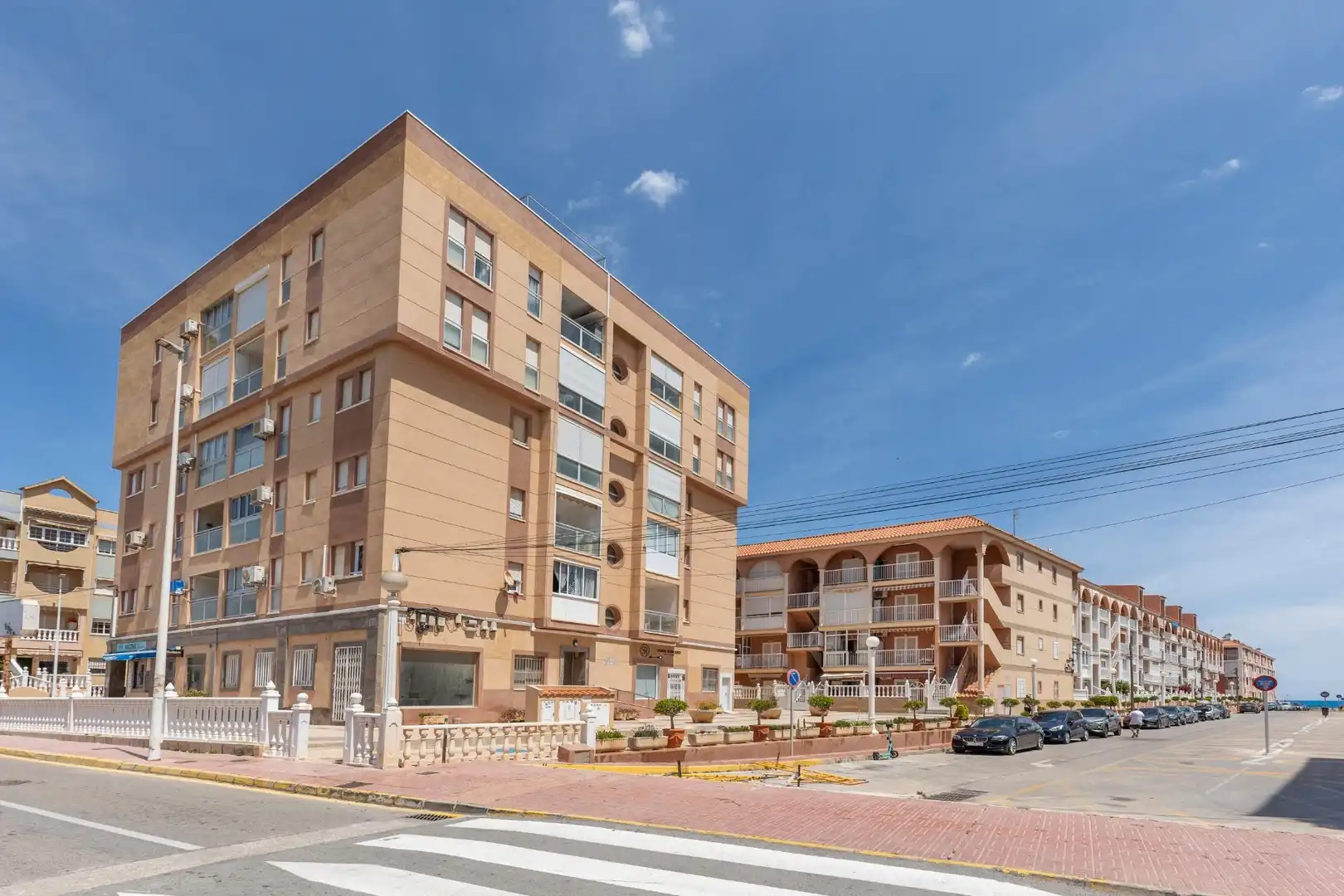 Außenansicht von Wohnungen zum Verkauf in Torrevieja mit Möbliert und Balkon