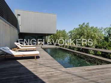 Casa con piscina in affitto a Alella