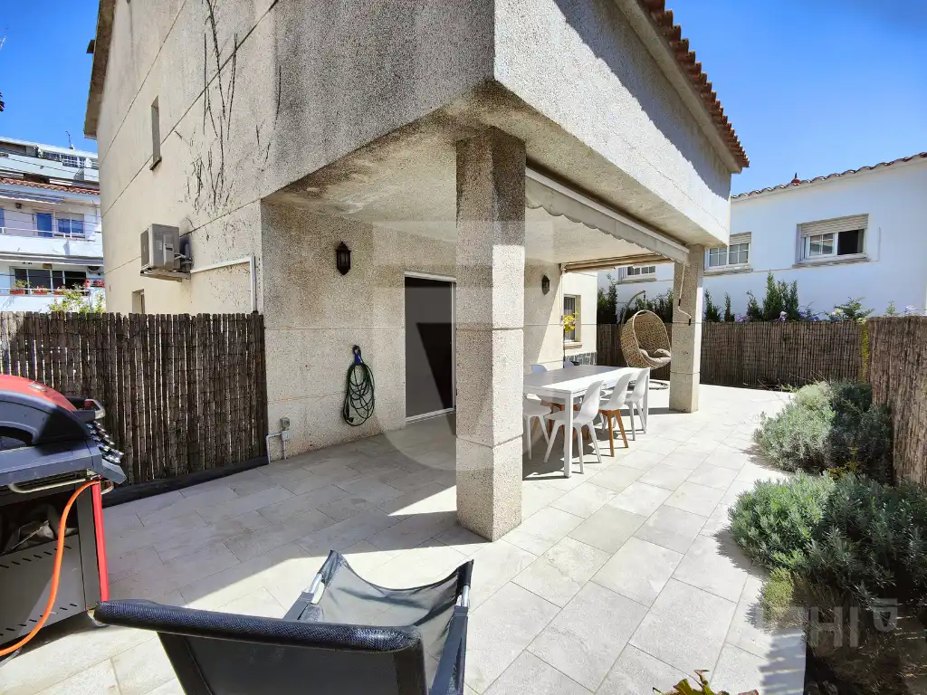 Terrassa de Casa o xalet en venda en El Masnou amb Aire condicionat, Calefacció i Jardí privat