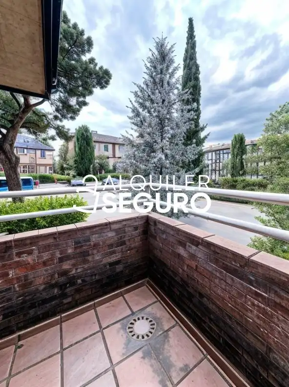 Exterior view of Houses for rent in Madrid  with Heating, Terrace and Storage room